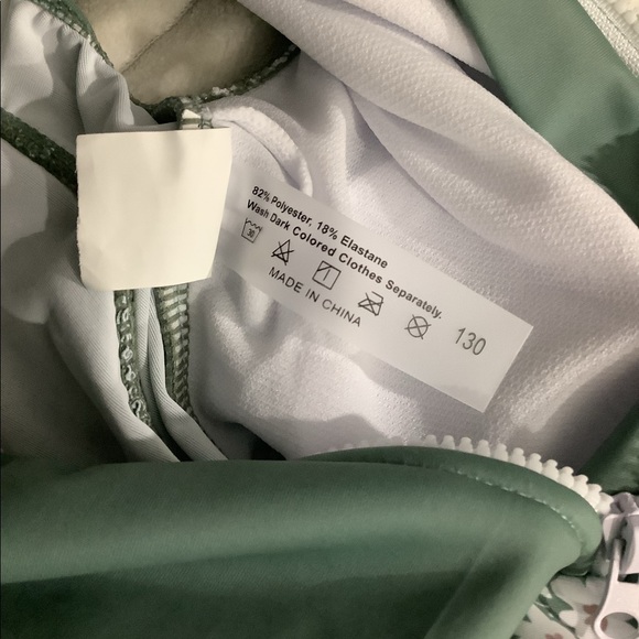 Girls sheen one piece high waist  baby suit size 130 (7/8) New With Out Tags - Picture 5 of 5